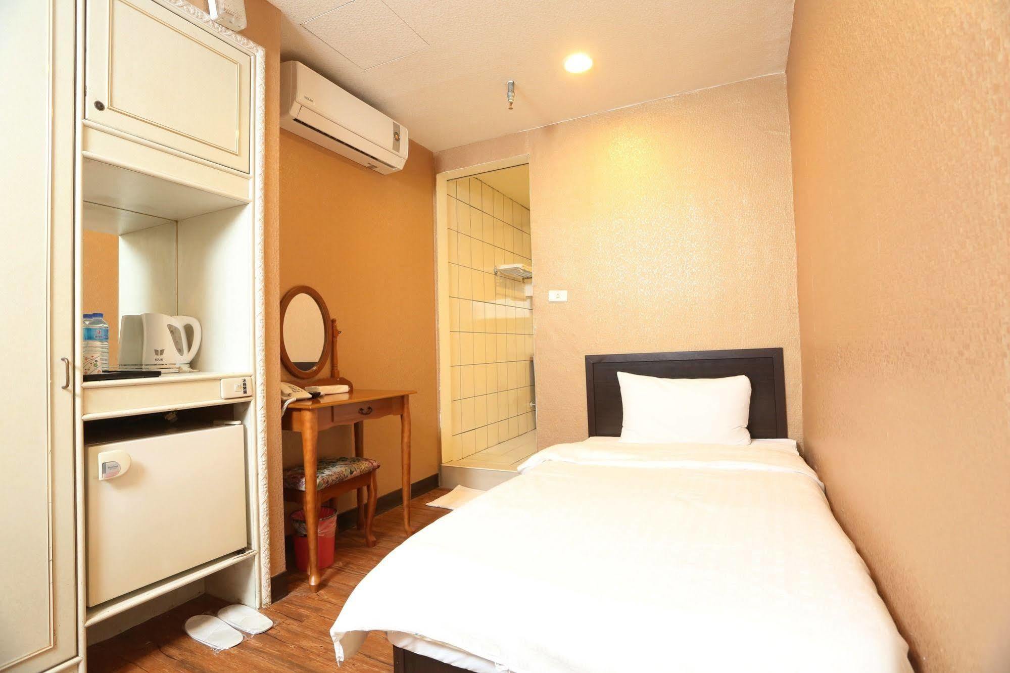 Banciaoking Hotel 3*